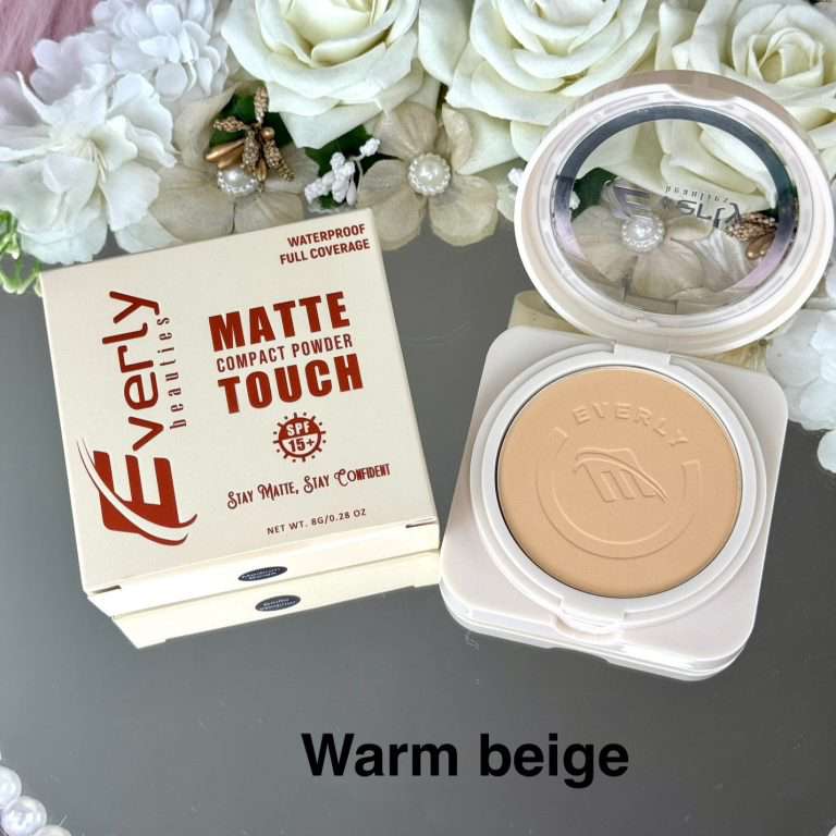 Everly Beauties Matte Touch Compact Powder SPF15+