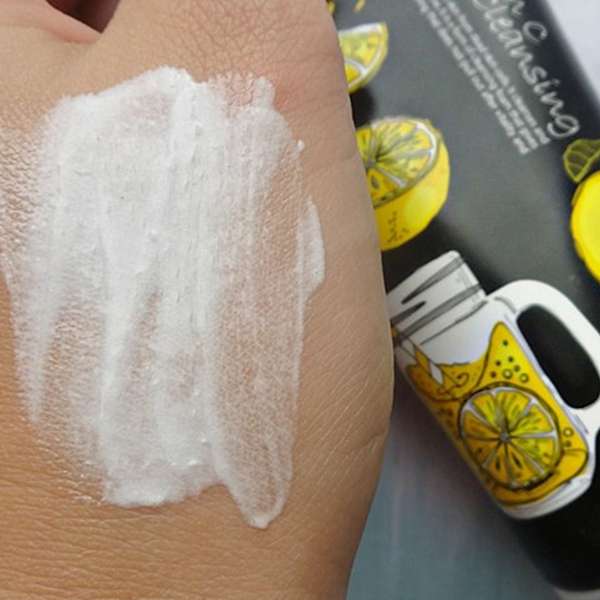 3w Clinic Vitamin C Foam Cleansing- 100ml